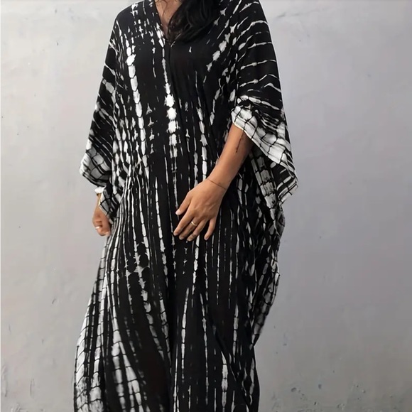 Black and white Caftan - Picture 9 of 9